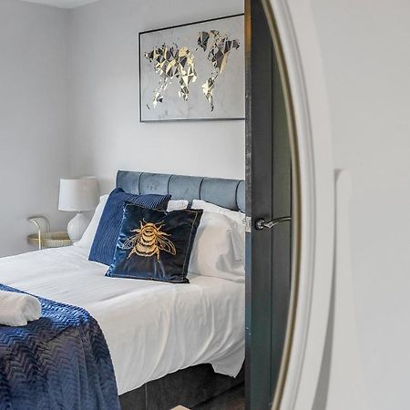 Modern & Spacious 2 Bedroom House - Free Parking - Front & Back Garden - Private Main Door Entrance Edimburgo Exterior foto