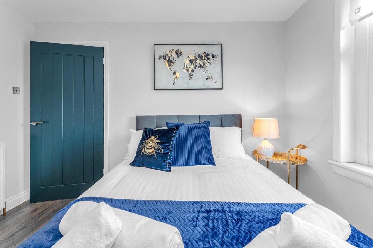 Modern & Spacious 2 Bedroom House - Free Parking - Front & Back Garden - Private Main Door Entrance Edimburgo Exterior foto