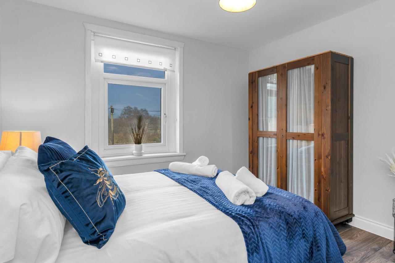 Modern & Spacious 2 Bedroom House - Free Parking - Front & Back Garden - Private Main Door Entrance Edimburgo Exterior foto